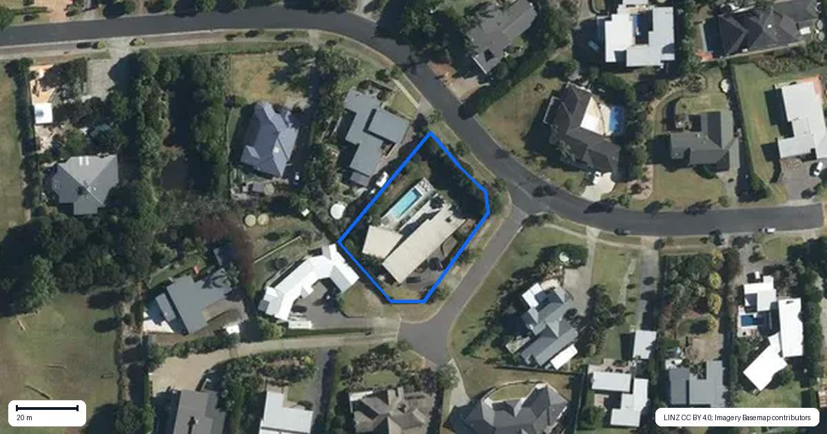 Property context map for 2 The Rise, Waimauku