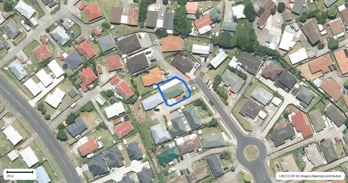 Property context map for 84 Robert Skelton Place, Clendon Park, Auckland