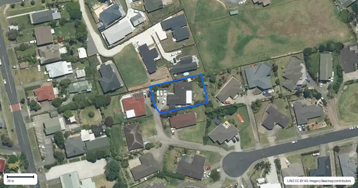 Property context map for 32 Te Kauri Place, Helensville