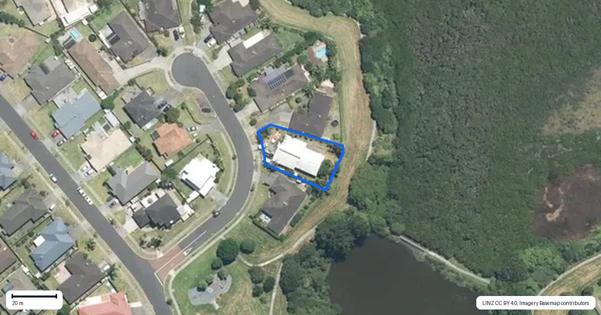 Property context map for 7 Allerton Place, Wattle Downs, Auckland
