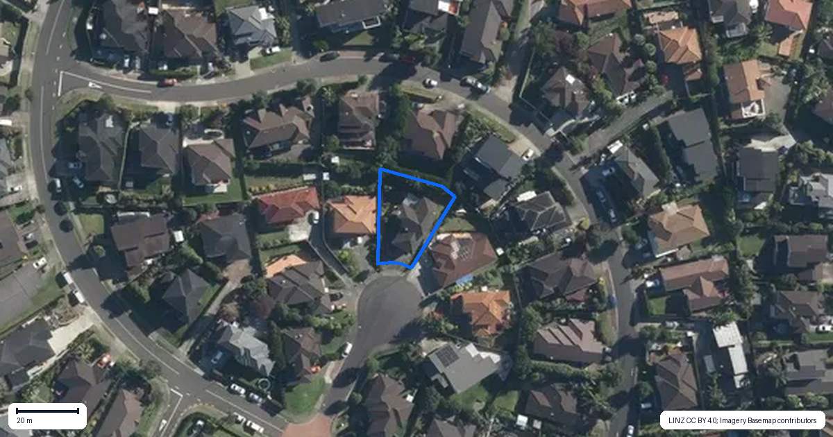 Property context map for 10 Finsbury Place, Henderson, Auckland