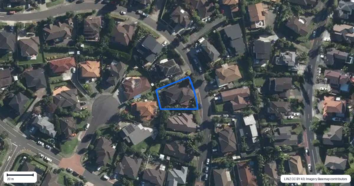 Property context map for 8 Waltham Street, Henderson, Auckland