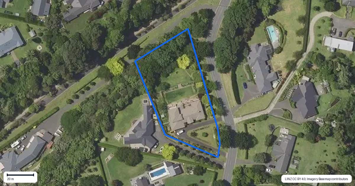 Property context map for 11 Bradley Avenue, Pyes Pa, Tauranga