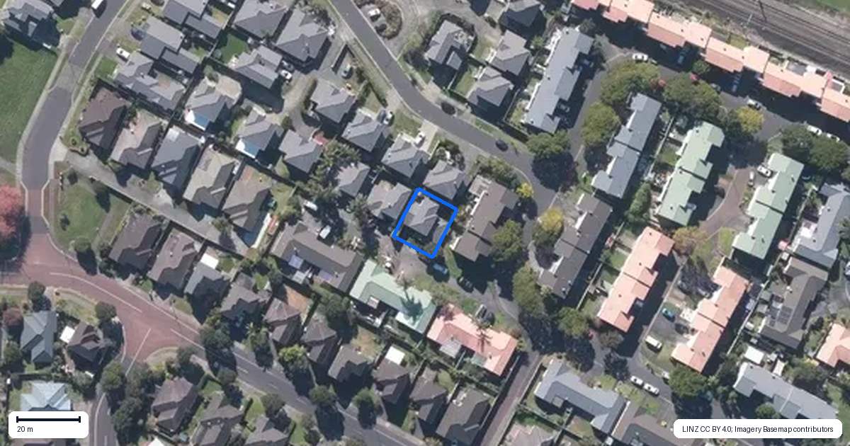 Property context map for 17 Albizia Avenue, Henderson, Auckland