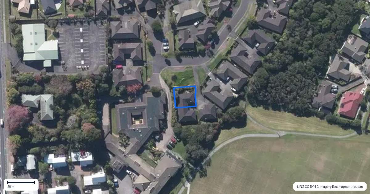 Property context map for 40 Regents Park Place, Westgate, Auckland