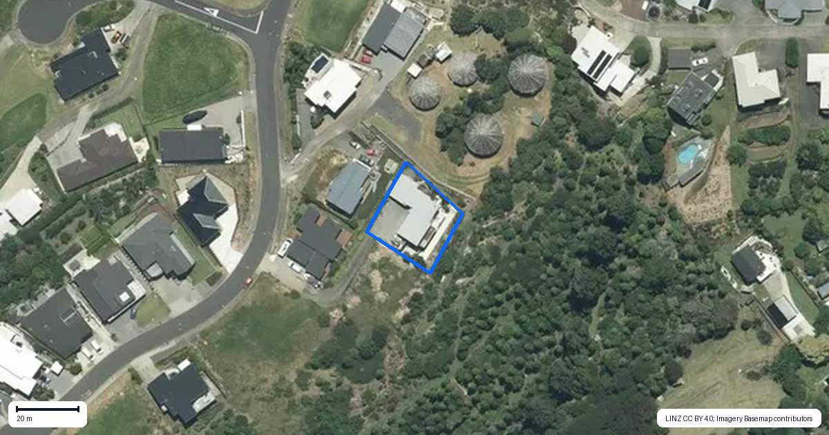 Property context map for 111 Te Pamahue Drive, Whangamata