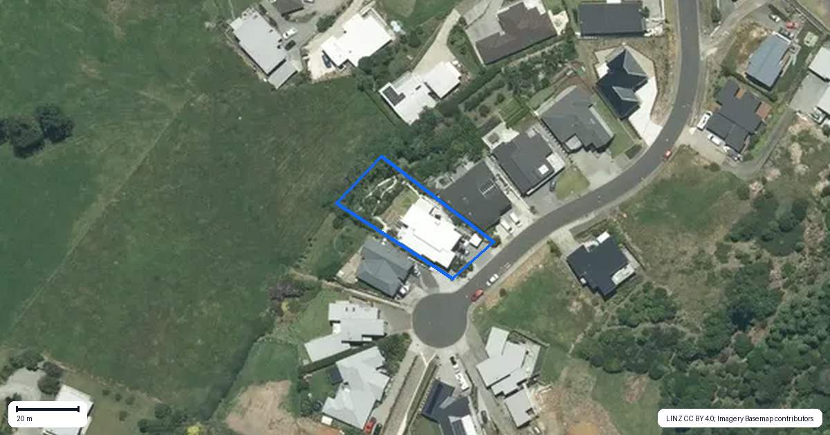 Property context map for 114 Te Pamahue Drive, Whangamata