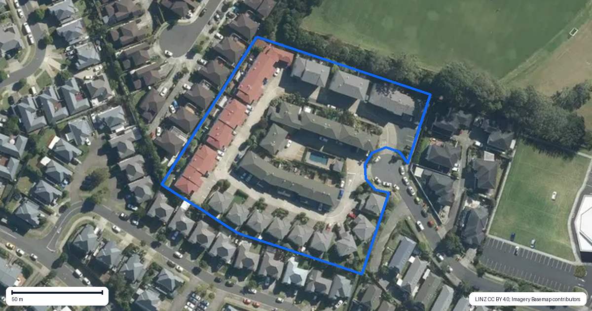 Property context map for 42/22 Northcross Drive, Oteha, Auckland