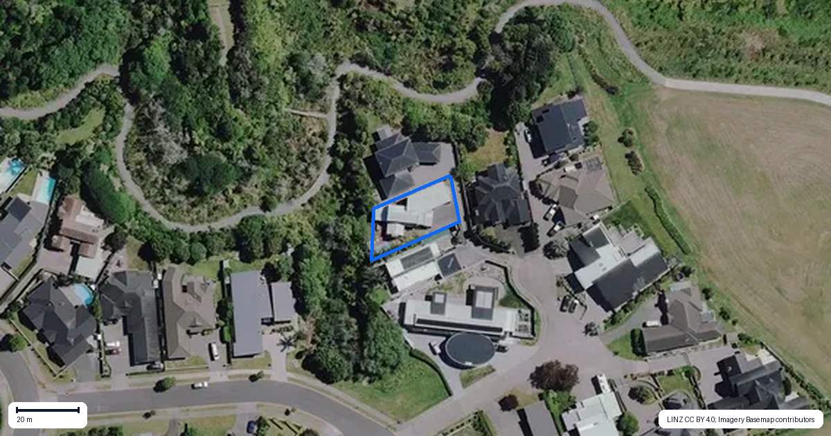 Property context map for 5B Peninsula Point, Huntington, Hamilton