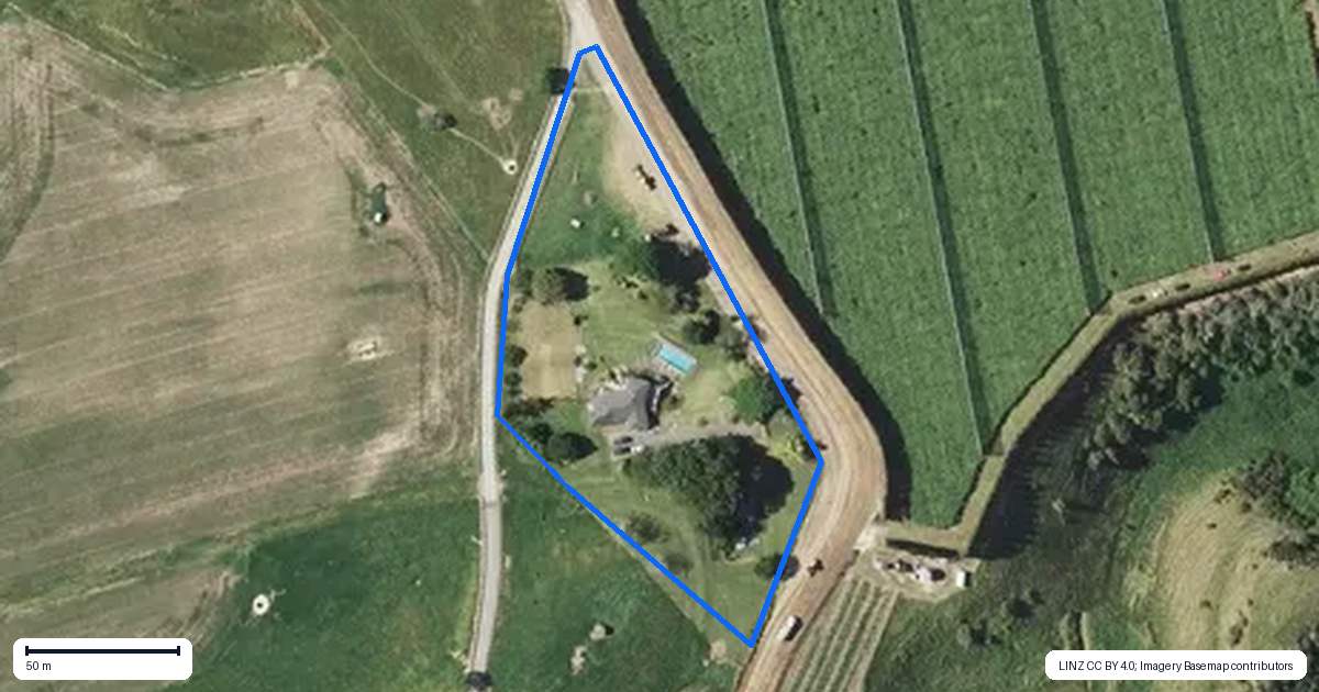 Property context map for 2196A Old Coach Road, Pukehina