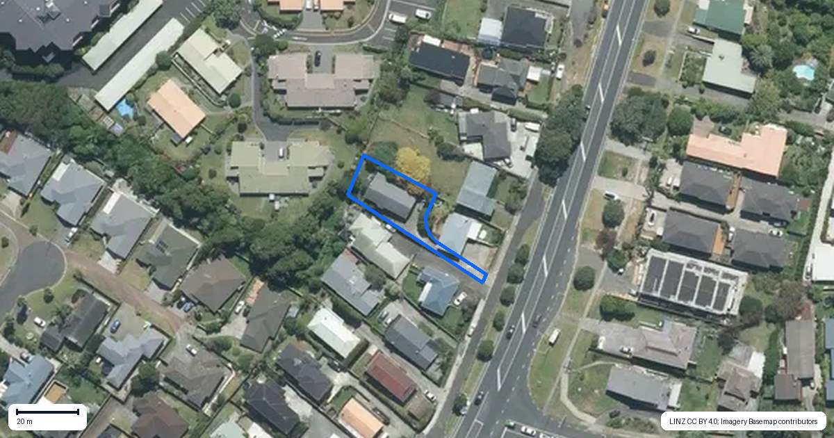 Property context map for 898A East Coast Road, Northcross, Auckland