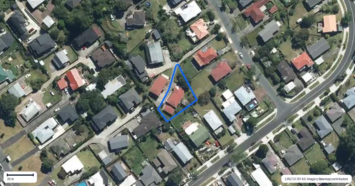 Property context map for 33 Hillview Avenue, New Windsor, Auckland