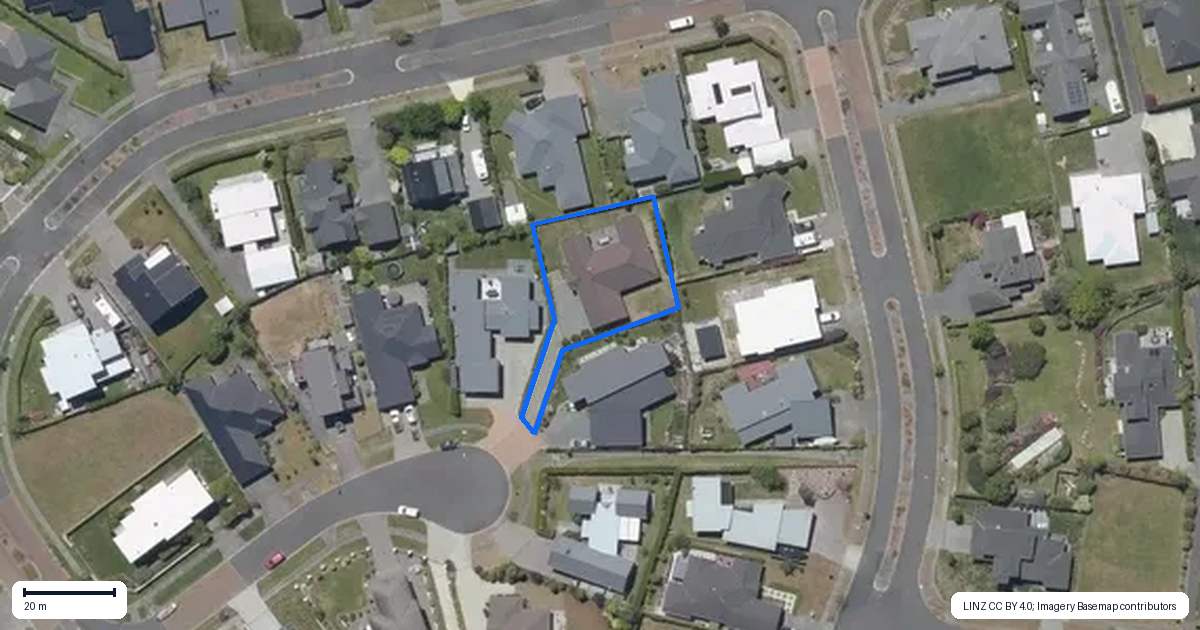 Property context map for 11 Waianiwa Dell, Wharewaka, Taupo
