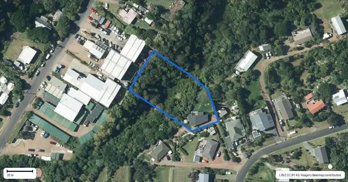 Property context map for 33C Ocean Road, Surfdale, Waiheke Island