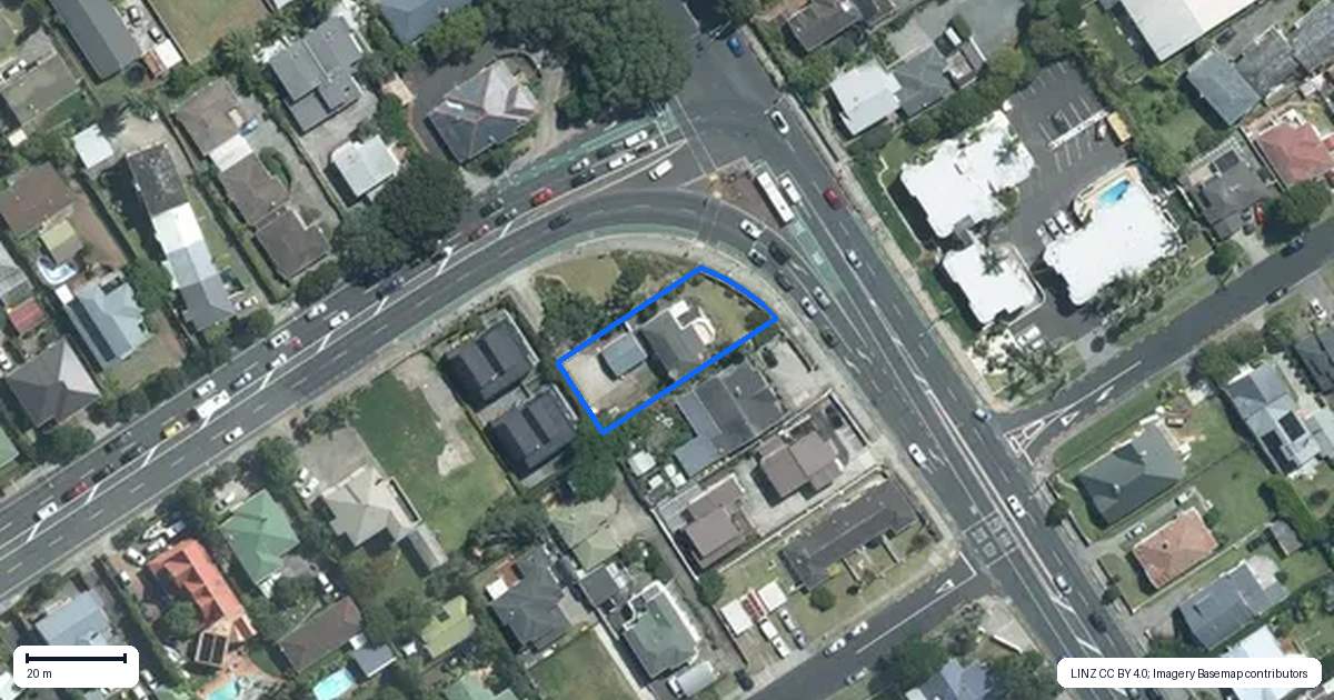 Property context map for 411 Lake Road, Takapuna, Auckland