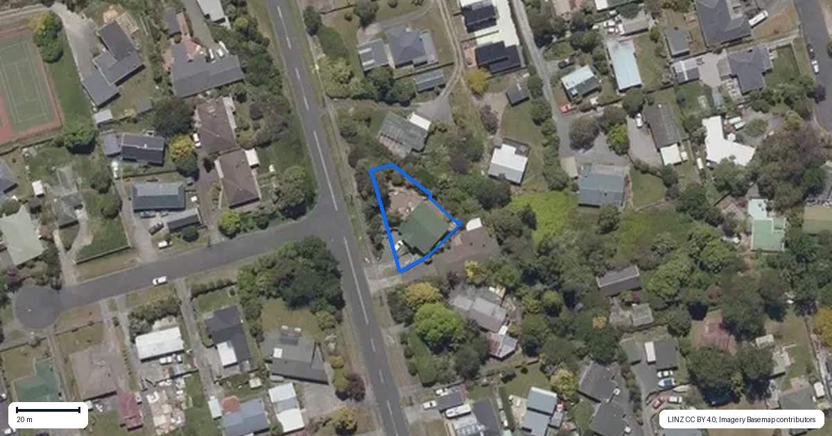 Property context map for 13 Motutahae Street, Taupo