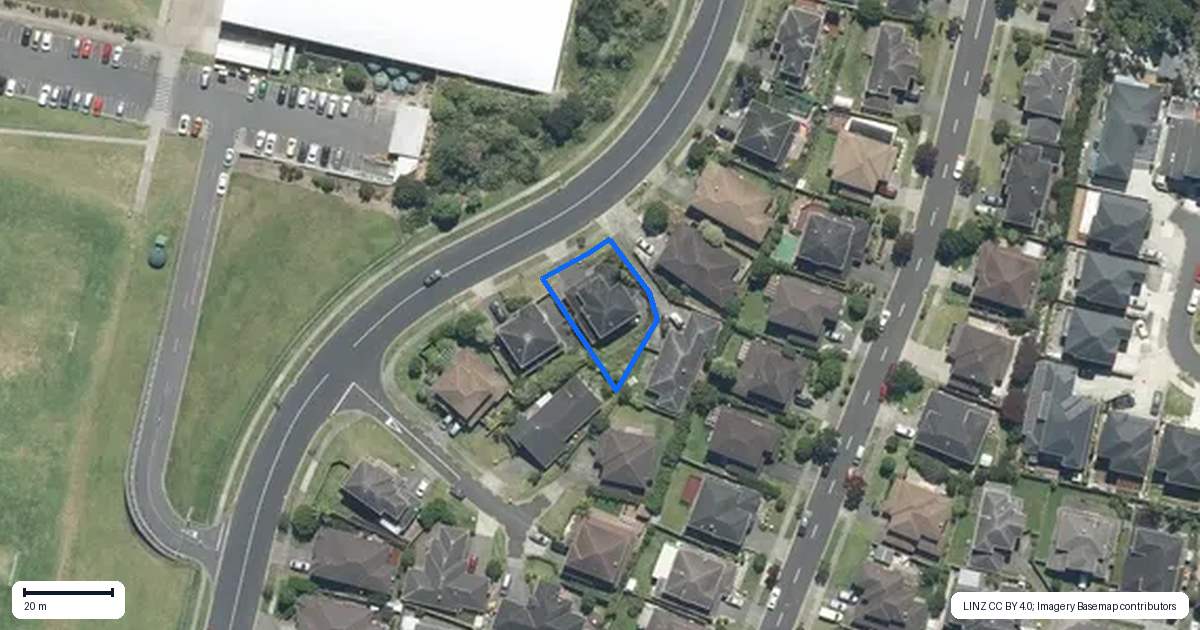 Property context map for 18 Valderama Drive, Flat Bush, Auckland