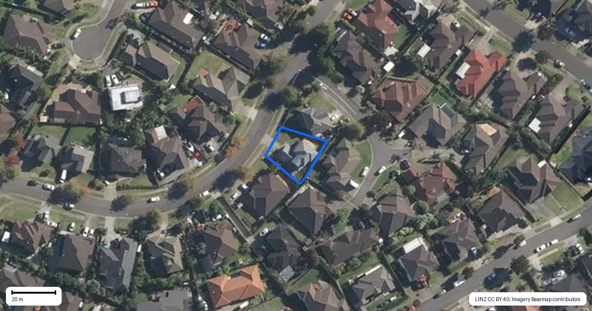 Property context map for 14 Sapperton Drive, Henderson, Auckland