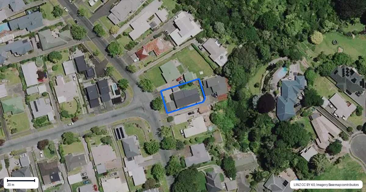 Property context map for 18 McNicol Street, Fairfield, Hamilton