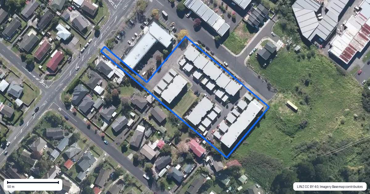 Property context map for 25/3 Hulme Place, Henderson, Auckland