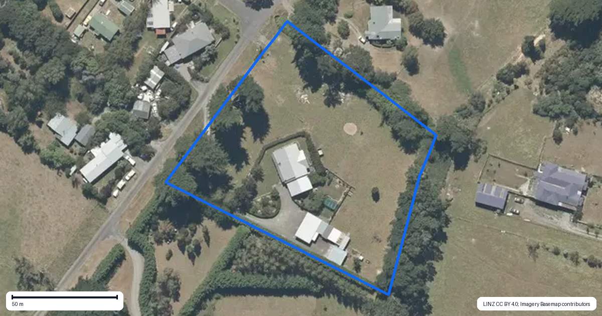Property context map for 73 Waite Street, Featherston