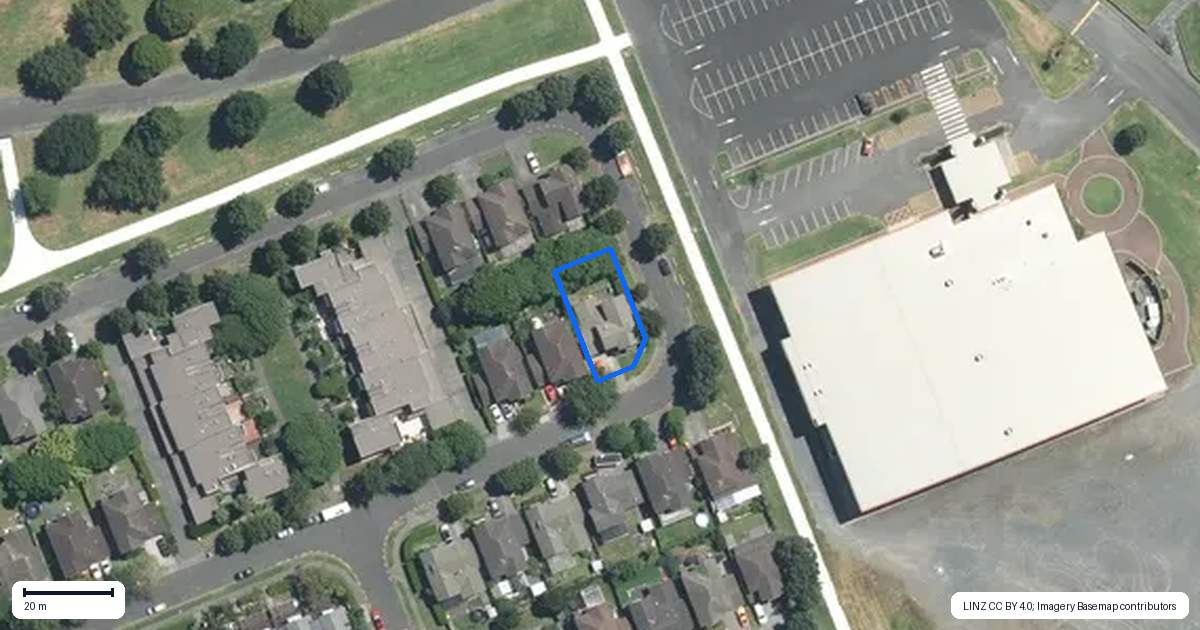 Property context map for 27 The Track, Takanini, Auckland