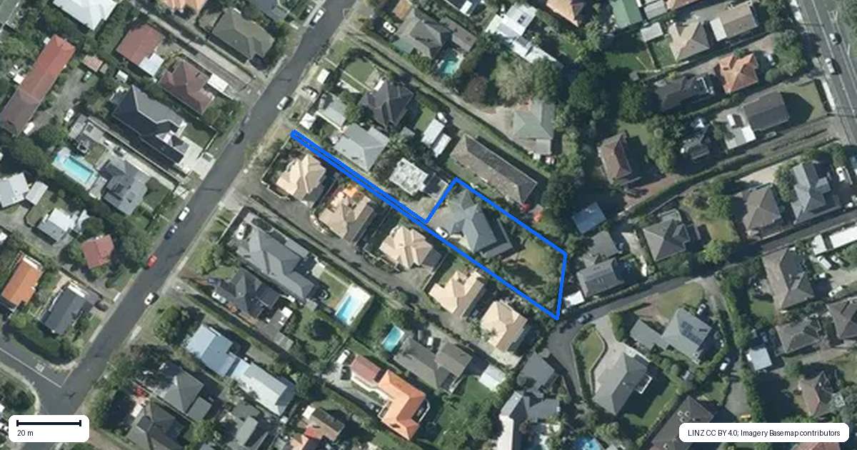 Property context map for 22 Eversleigh Road, Belmont, Auckland