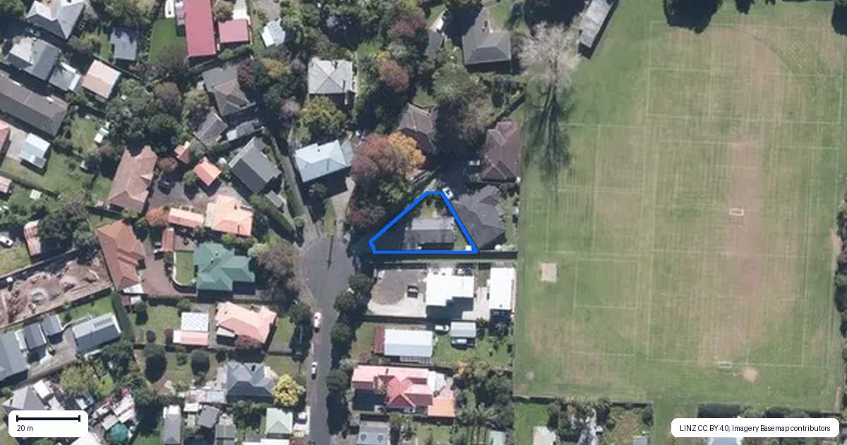 Property context map for 7 Barberry Lane, Te Atatu Peninsula, Auckland
