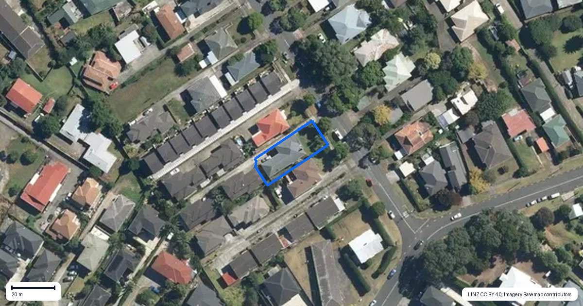 Property context map for 15 Hayr Road, Three Kings, Auckland