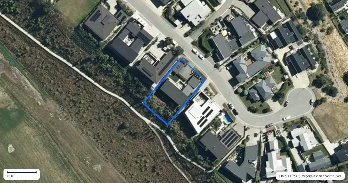 Property context map for 14 Advance Terrace, Arrowtown