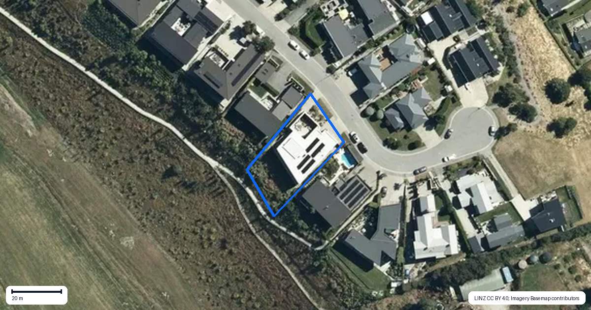 Property context map for 16 Advance Terrace, Arrowtown