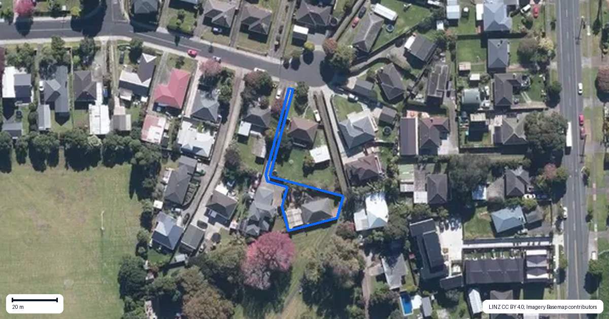 Property context map for 42 Hereford Street, Te Atatu Peninsula, Auckland