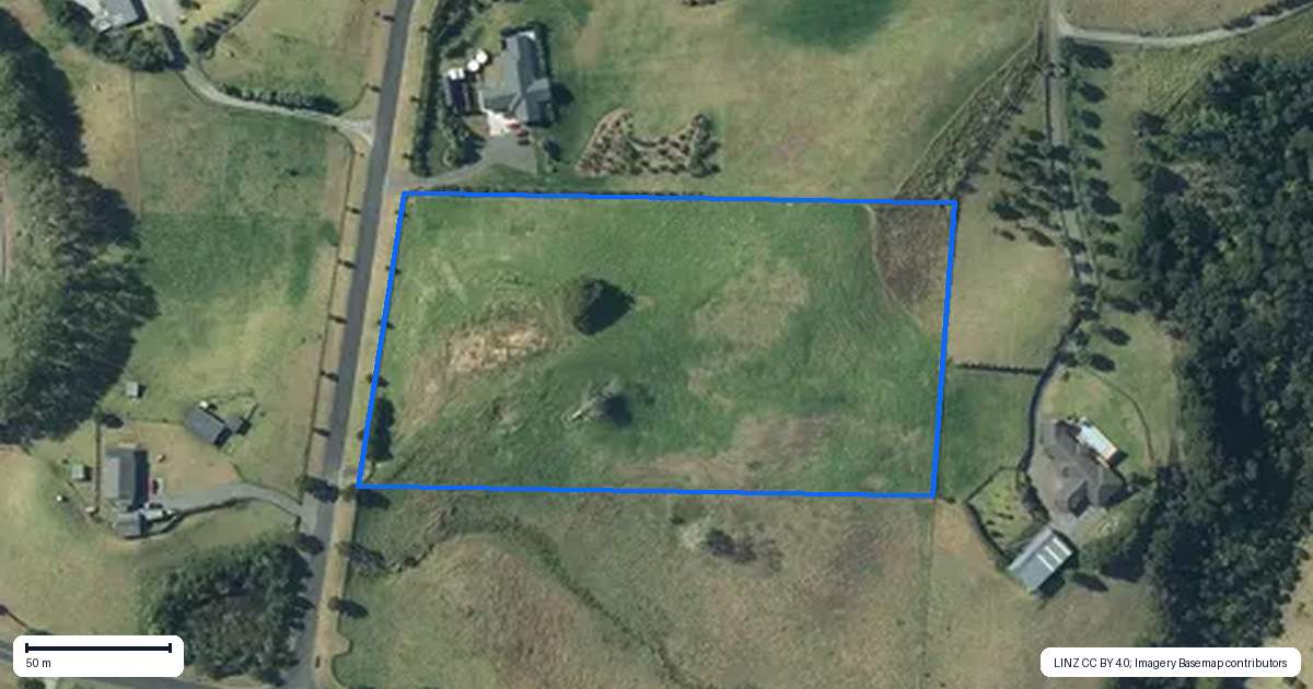 Property context map for 8 Kaipara Lake Road, South Head