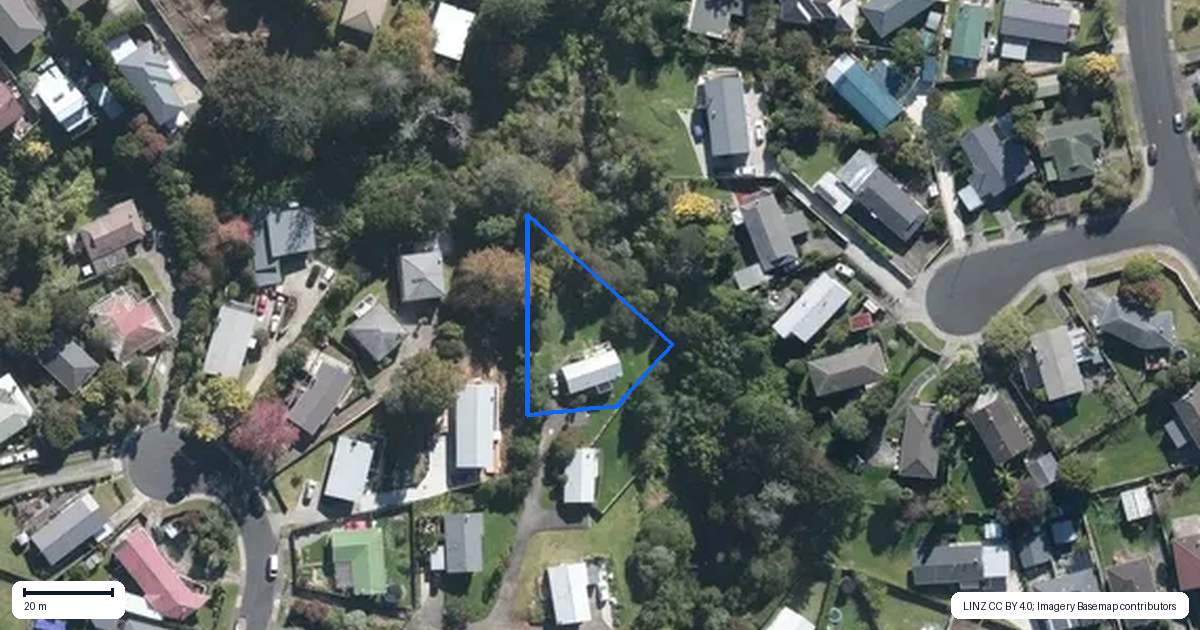 Property context map for 85 Fairclough Road, Beach Haven, Auckland