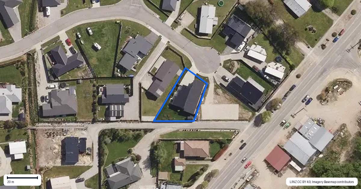Property context map for 30 Plunket Street, Omakau