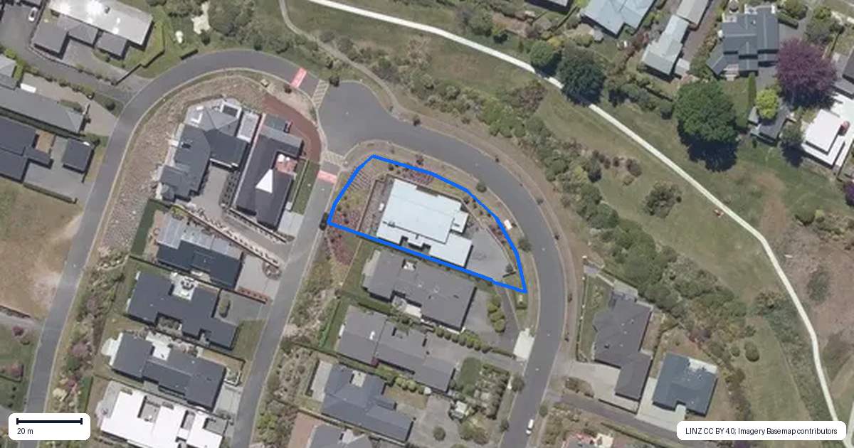 Property context map for 35 Pukenamu Road, Rainbow Point, Taupo