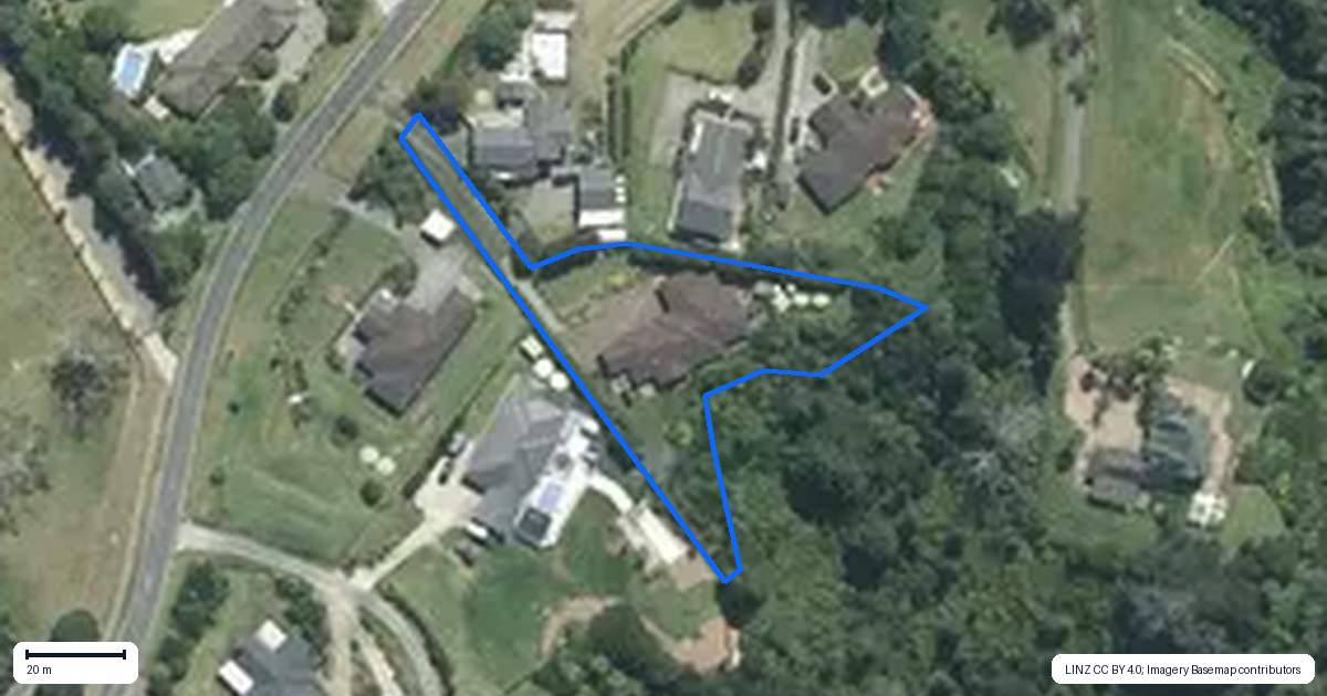 Property context map for 114 Vaughans Road, Long Bay, Auckland
