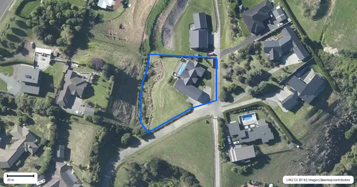 Property context map for 13 Kendallvale Drive, Waiuku