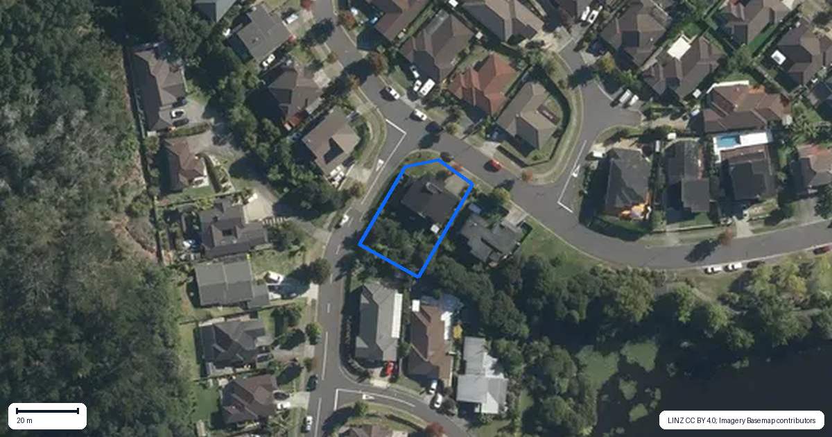 Property context map for 6 Wychwood Avenue, Henderson, Auckland