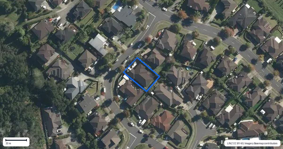 Property context map for 19 Wychwood Avenue, Henderson, Auckland
