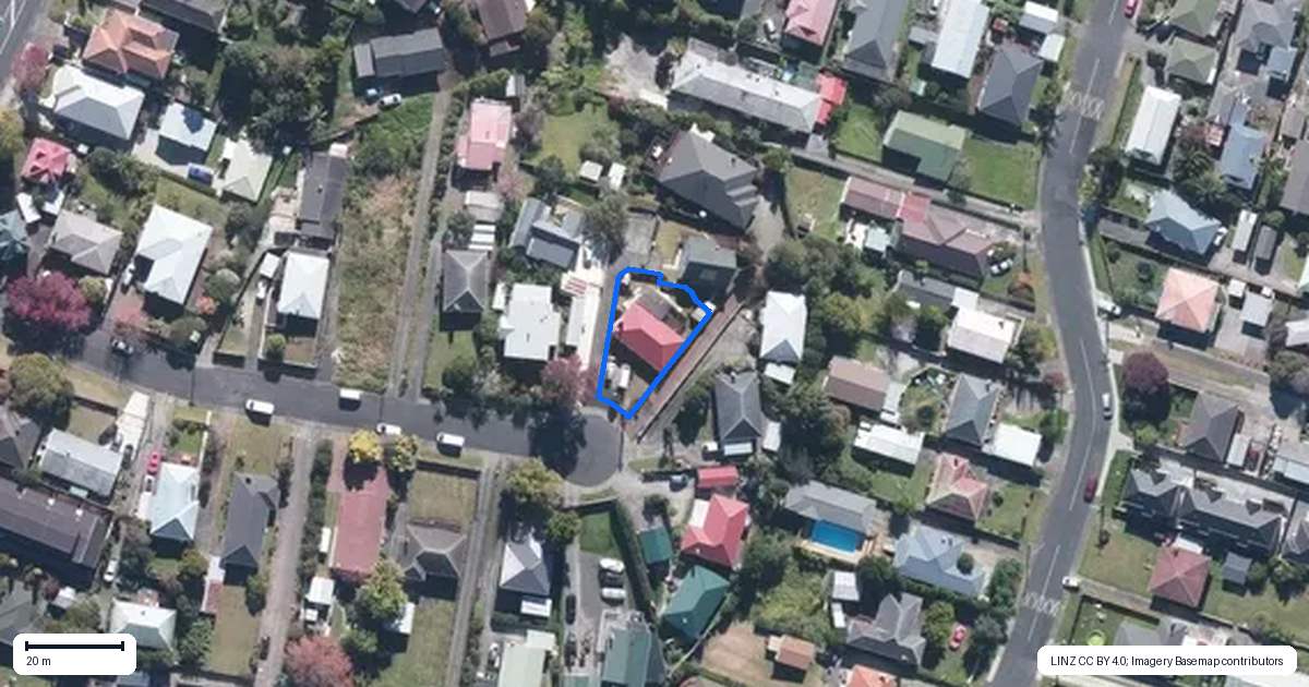 Property context map for 14 Alma Street, Te Atatu South, Auckland