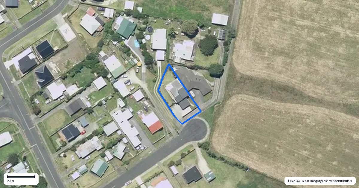 Property context map for 13 Kamahi Street, Castlecliff, Whanganui