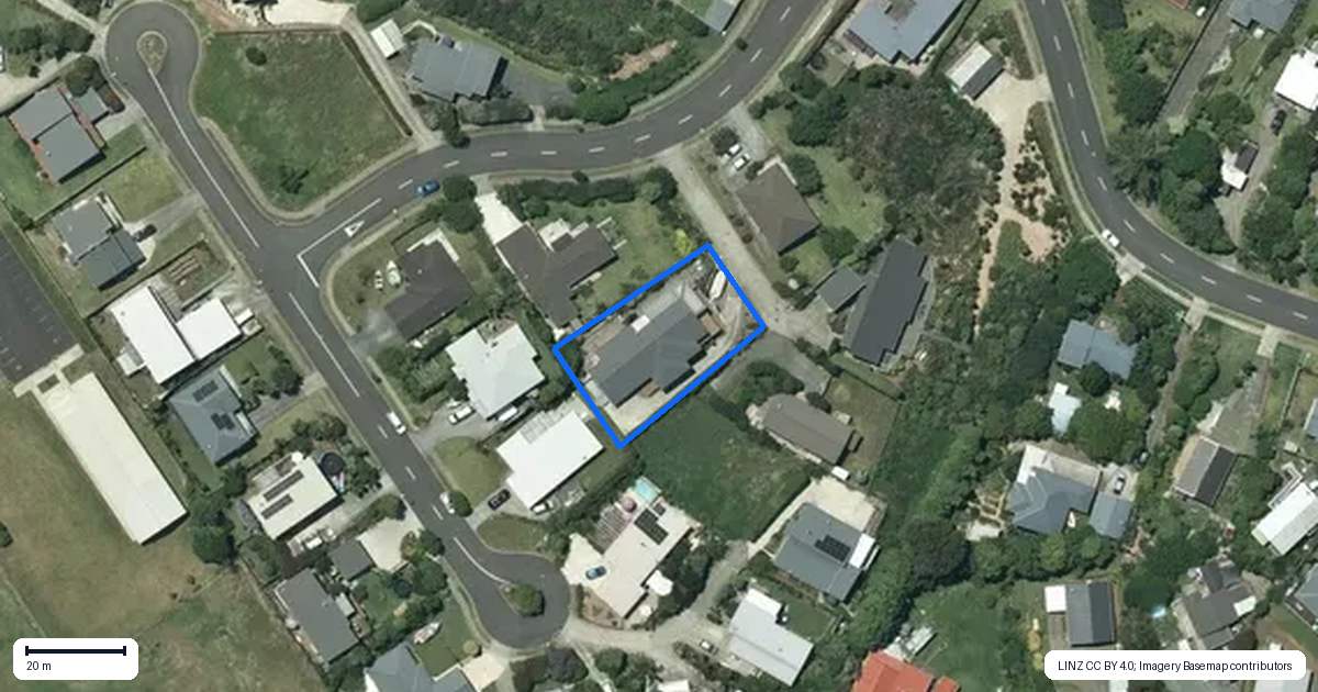 Property context map for 5A Waikowhai Place, Raglan