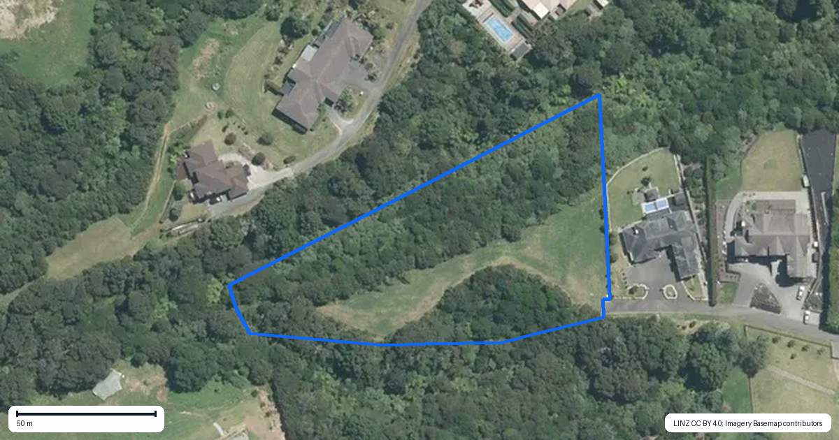 Property context map for 884 Redoubt Road, Flat Bush, Auckland