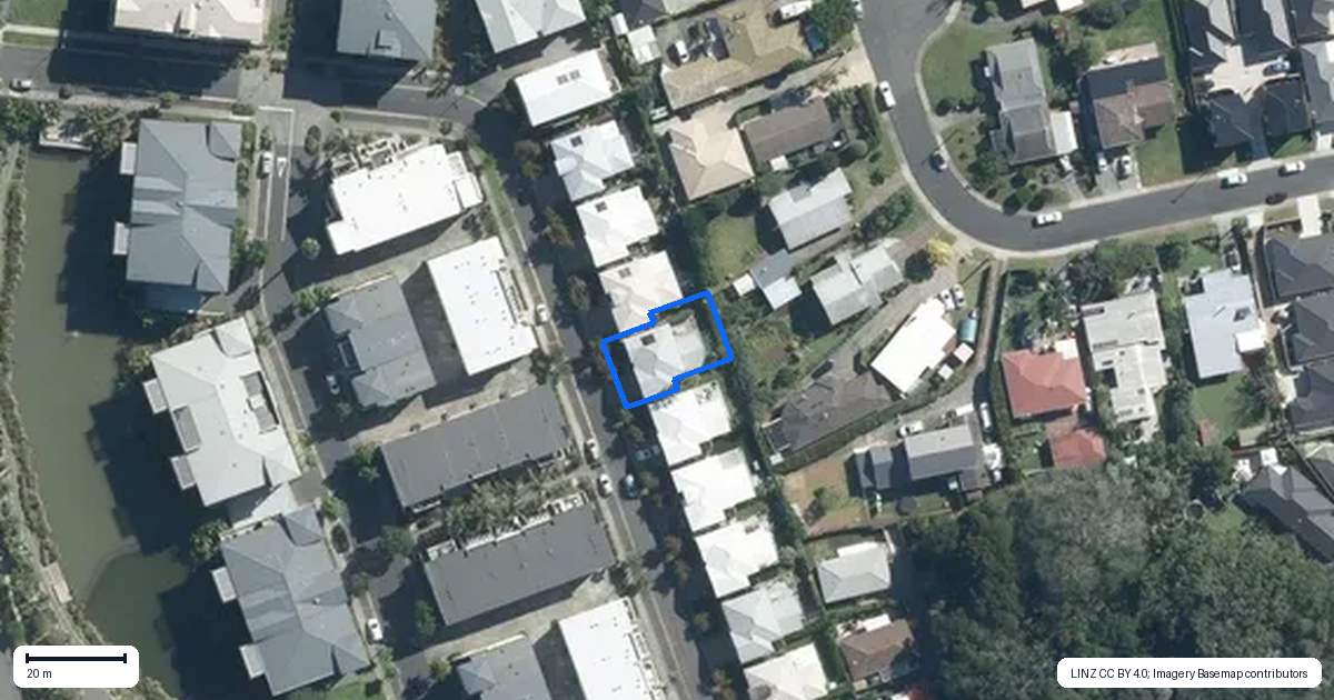Property context map for 18 Kensington Drive, Orewa