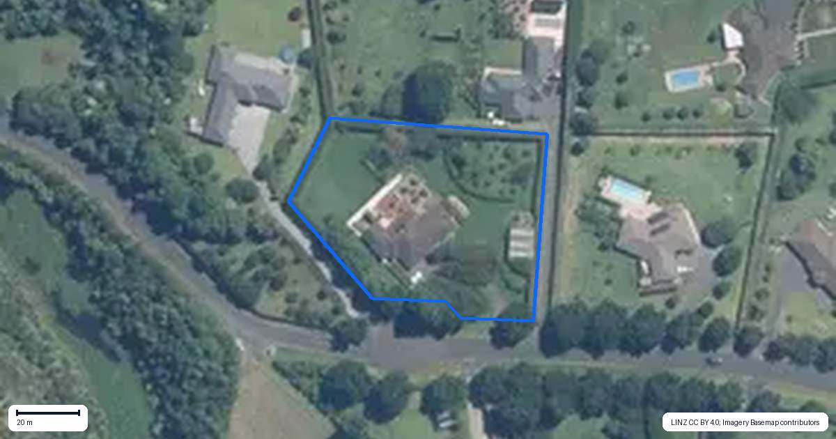 Property context map for 14 Nga Parae Road, Oropi