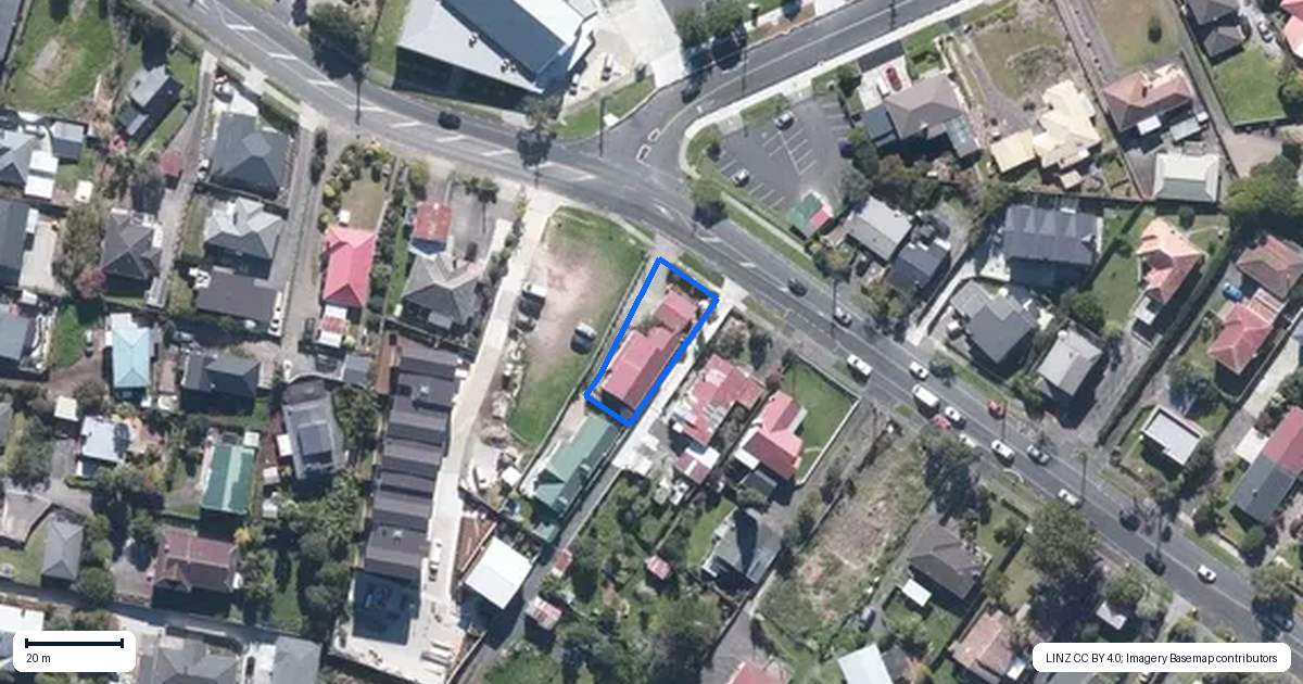 Property context map for 33 View Road, Henderson, Auckland