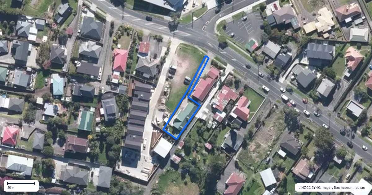 Property context map for 33B View Road, Henderson, Auckland