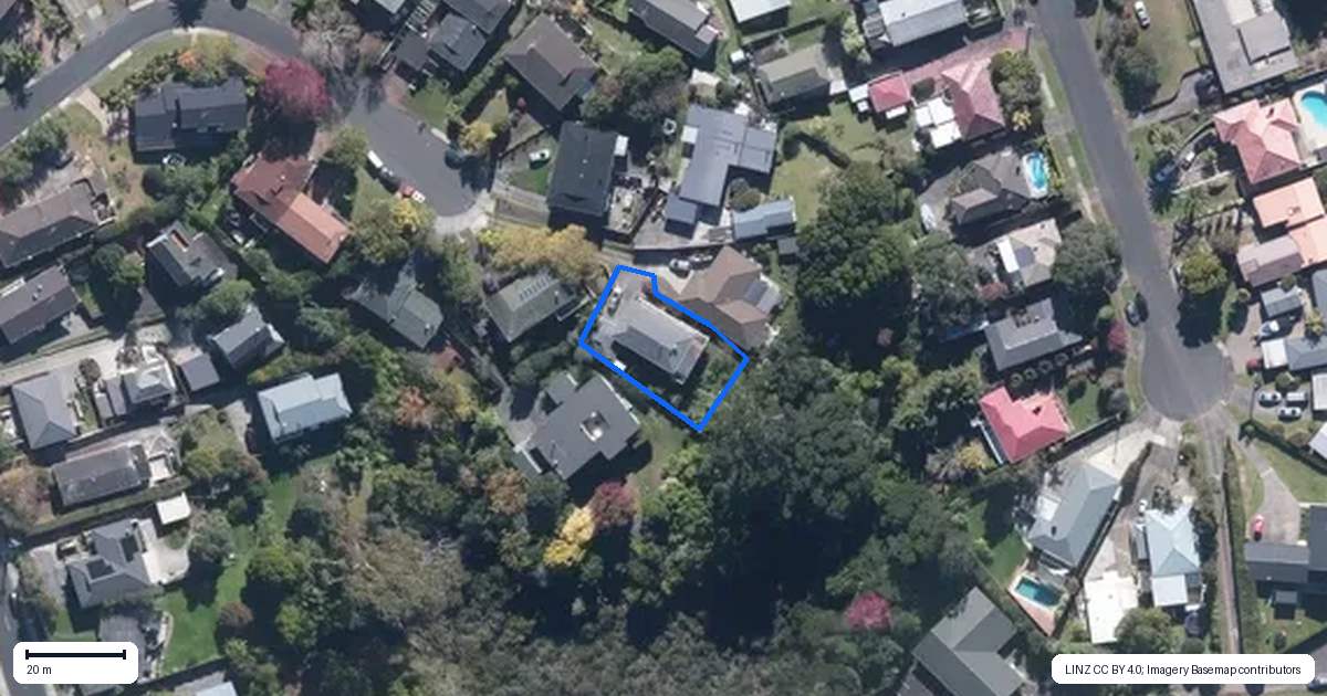 Property context map for 13 Highlight Parade, Te Atatu South, Auckland