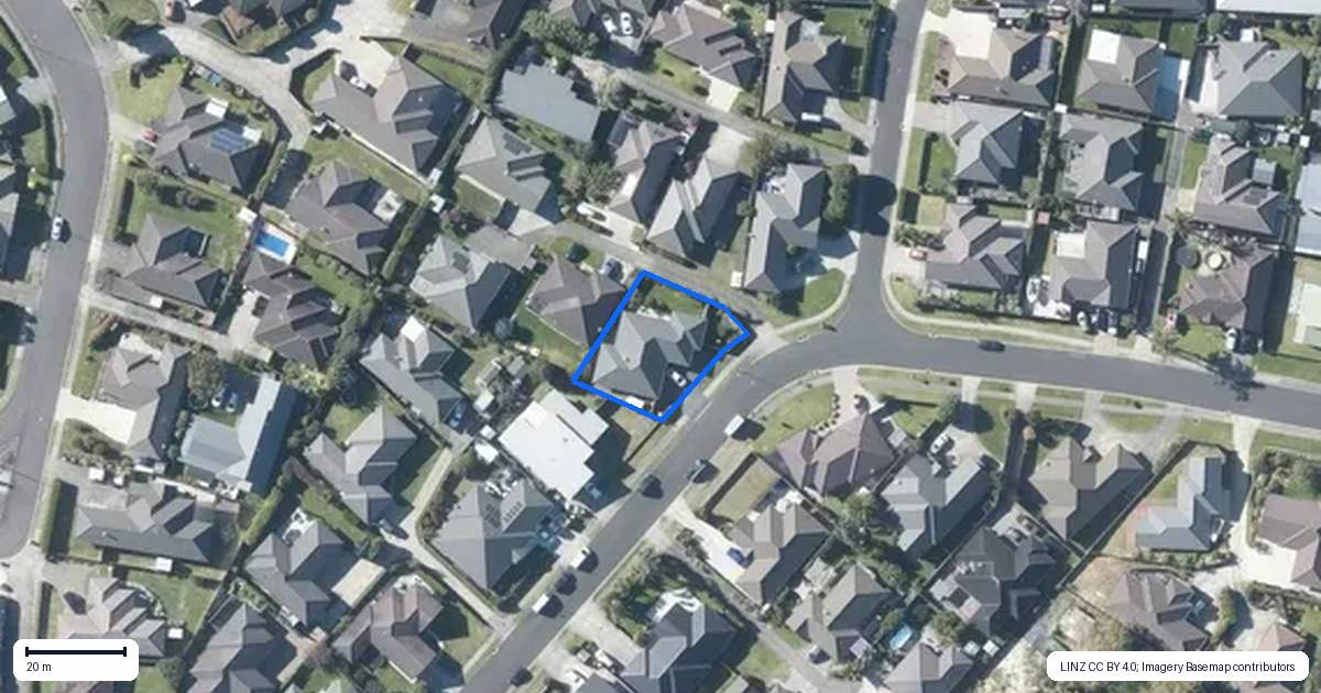Property context map for 32 Ripple Grove, Waiuku